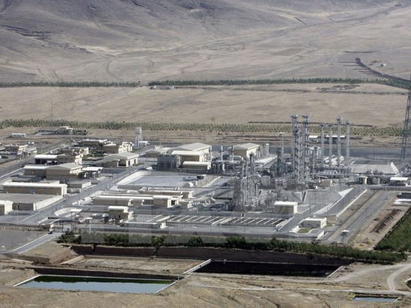 Iran ready to decrease heavy water stockpile to conform to JCPOA agreement  - ảnh 1